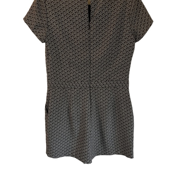 Banana Republic Romper, Black and white pattern, Size 8 - Picture 2 of 2